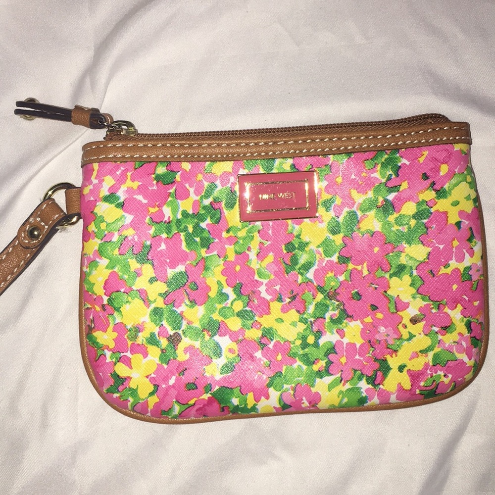 NINE WEST WRISTLET